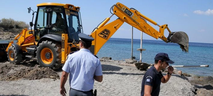 Συνεχίζονται σήμερα οι κατεδαφίσεις αυθαιρέτων στην Αθηνών-Σουνίου